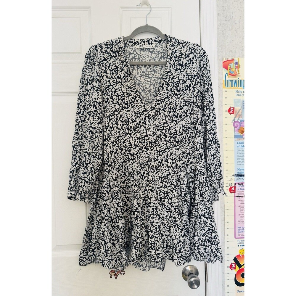 Zara Women’s Dress Mini Medium Black White Long Sleeves V Neck